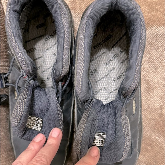 Waterproof Keen boots - Picture 10 of 11